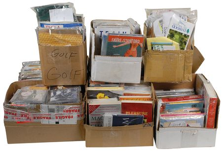 Lot #173 Book and Memorabilia Collection: Impressive collection of national bestsellers, athletes, musicians and much more - Image 4