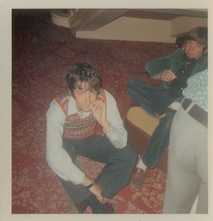 Lot #818 Beatles: Signatures obtained during the Magical Mystery Tour, including unique candid photos - Image 3
