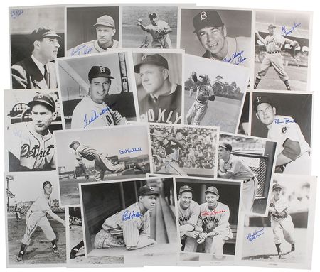 Lot #1212 Baseball Hall of Famers Signed Photographs - Image 1