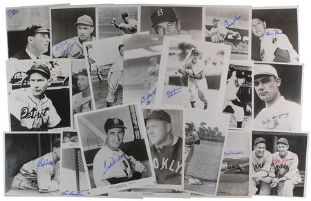 Lot #1212 Baseball Hall of Famers Signed Photographs - Image 2