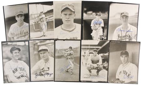 Lot #1213 Baseball Hall of Famers Signed Photographs - Image 2