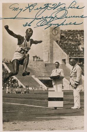 Lot #1157 Jesse Owens Signed Photograph - Image 1