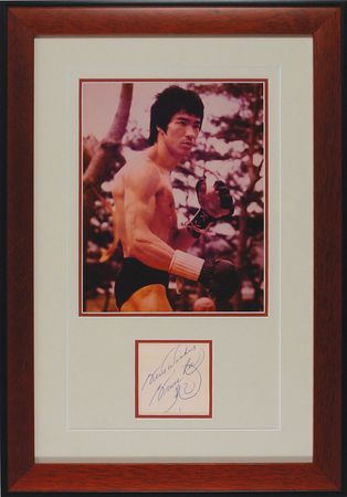 Lot #1030 Bruce Lee: Spectacular autograph of the iconic kung-fu master, highlighted by his Chinese Dragon symbol - Image 1