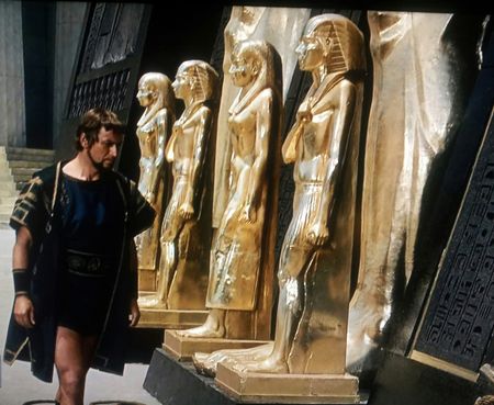 Lot #1006 Cleopatra: King Tut Prop Statue - Image 2