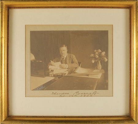 Lot #64 Theodore Roosevelt: Magnificent Clinedinst portrait signed as president - Image 1