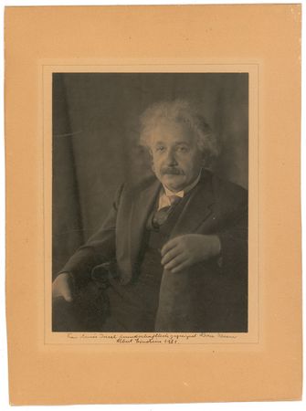 Lot #178 Albert Einstein: Superlative portrait of the genius from 1931 - Image 2