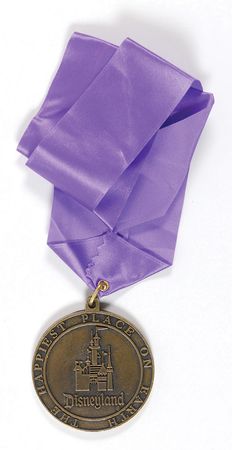 Lot #349 The Sword in the Stone presentation medal - Image 2