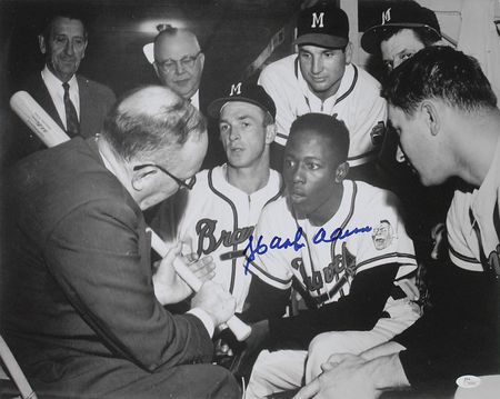 Lot #1056 Hank Aaron Signed Photograph - Image 1