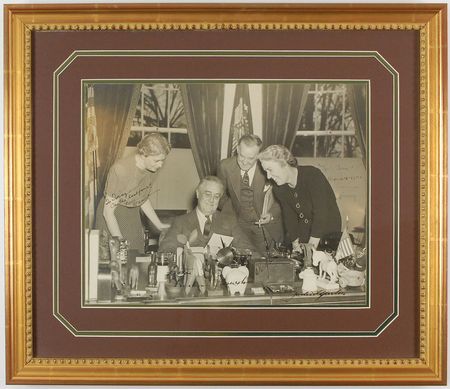 Lot #89 Franklin D. Roosevelt Signed Photograph - Image 1