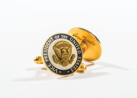 Lot #303 George Bush’s Cufflinks - Image 2