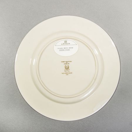 Lot #334 Woodrow Wilson Official White House Dinner Plate - Image 2