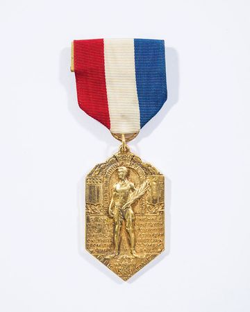 Lot #403 Henry Farrell’s Paris Olympics 1924 Welcome Home Badge - Image 1