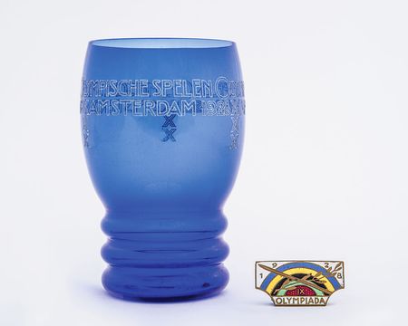 Lot #409 Amsterdam Olympics 1928 Glass and Souvenir Pin - Image 1