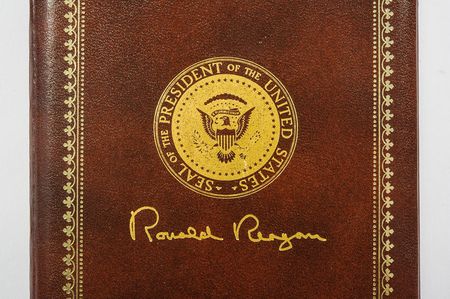 Lot #287 Ronald Reagan 1982 Daily Calendar VIP Gift - Image 2