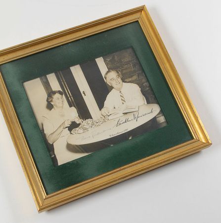 Lot #82 Franklin and Eleanor Roosevelt Signed Photograph - Image 4