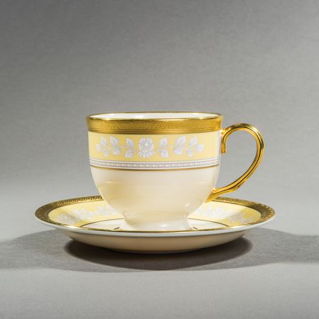Lot #344 Bill Clinton Official Presidential Cup and Saucer - Image 1
