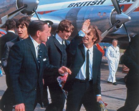 Lot #1071 Beatles Hard Day’s Night Signed Album - Image 5