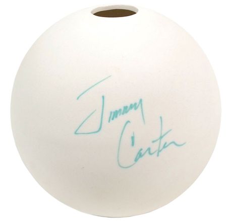 Lot #105 Presidents: Huge Christmas ornaments signed by four presidents - Image 2