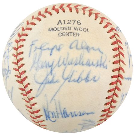 Lot #925 NY Yankees: 1970 team ball featuring a Munson rookie signature - Image 3