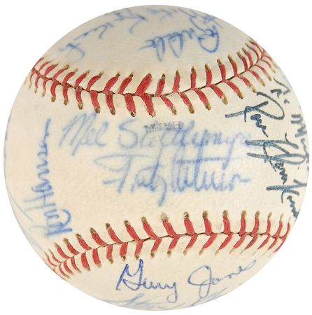 Lot #925 NY Yankees: 1970 team ball featuring a Munson rookie signature - Image 5