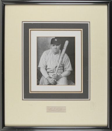 Lot #931 Babe Ruth: Perfect signature of the ‘Bambino’ - Image 1