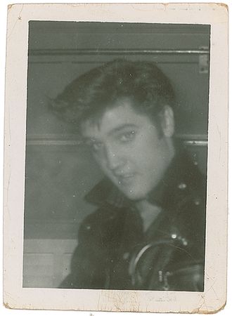 Lot #100 Elvis Presley - Image 2