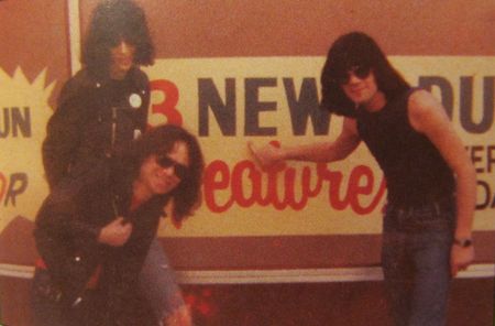 Lot #530 Dee Dee Ramone - Image 4