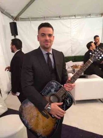 Lot #368  Guitar of Hope - Image 11