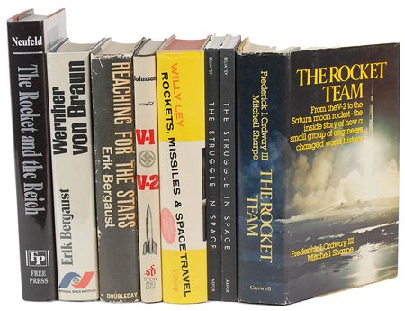 Lot #47 Rockets - Image 2