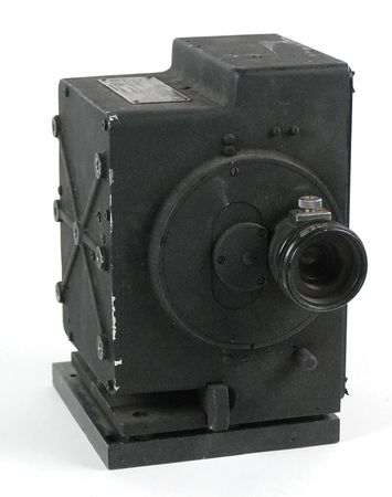 Lot #652 In-flight Panel Camera - Image 1