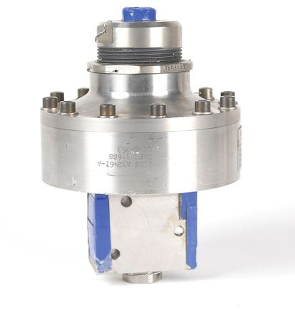 Lot #206 Saturn Regulator Valve - Image 3