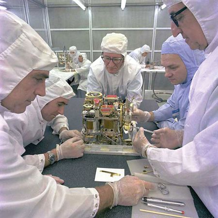 Lot #636 Viking Program Biological Instrument S/N 104 - Image 25
