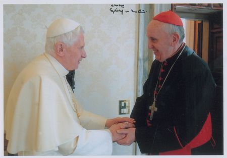 Lot #219 Pope Francis: Historic image of the soon-to-be Pope with his predecessor - Image 1