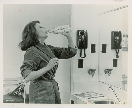 Lot #912 Ava Gardner - Image 4