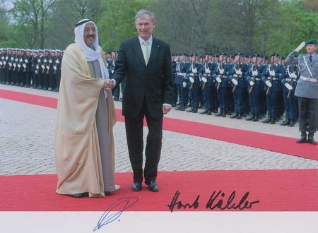 Lot #261 Emir Sabah IV of Kuwait Signed Photograph - Image 2