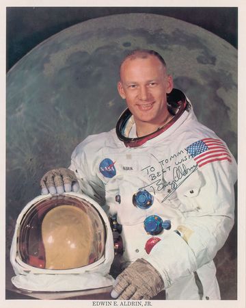 Lot #371 Apollo 11: Complete set of Apollo 11 ‘white space suit’ lithos, highlighted by an uninscribed Armstrong - Image 2