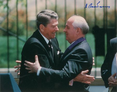 Lot #268 Mikhail Gorbachev Signed Photographs - Image 1