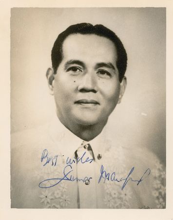 Lot #154 Filipino Leaders Group Lot Signed Photographs - Image 2