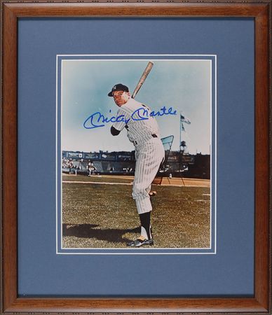 Lot #857 Mickey Mantle Signed Photograph - Image 1