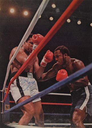 Lot #847 Muhammad Ali Signed Photograph - Image 1