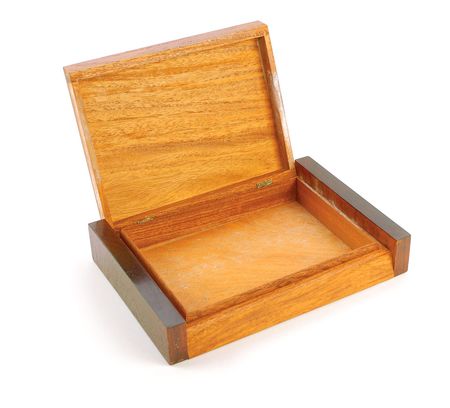 Lot #2062 Lyndon B. Johnson’s Wooden Cigar Box - Image 2