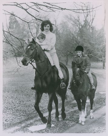 Lot #2044 Jacqueline Kennedy’s Horse Blanket - Image 5