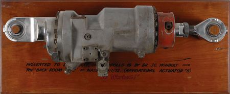 Lot #468 Apollo 15 Flight Actuator - Image 2