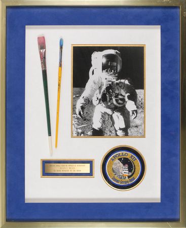 Lot #440 Alan Bean: Paint brushes used to make several of Bean?s magnificent paintings - Image 1