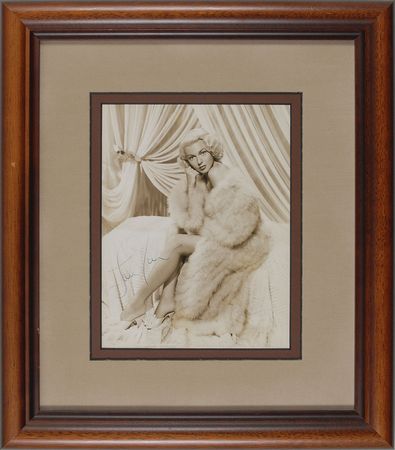Lot #3107 Lana Turner Signed Photograph - Image 2