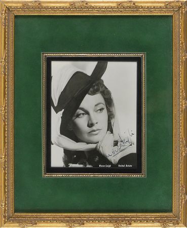 Lot #3167 Vivien Leigh Signed Photograph - Image 2