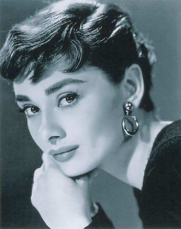 Lot #869 Audrey Hepburn Signature - Image 3