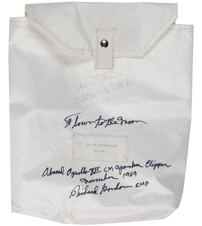 Lot #193 Richard Gordon?s Apollo 12 Flown Beta Cloth Data Card Bag - Image 1