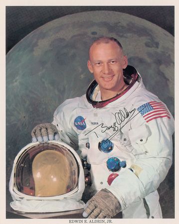 Lot #447 Apollo 11: Choice set of uninscribed Apollo 11 white space suit lithographs - Image 2