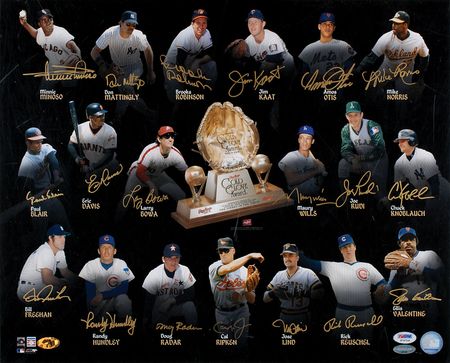 Lot #948 Baseball: Gold Glove Winners Signed Photograph - Image 1